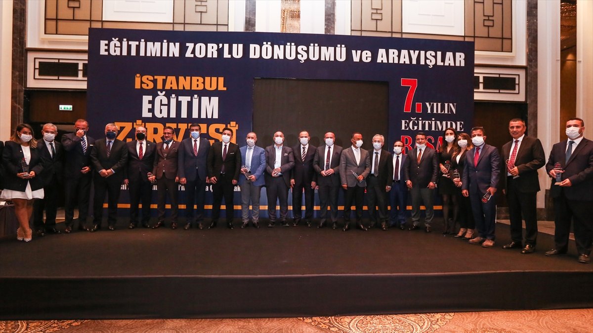 Uğur Okulları'na 'Eğitimde Türkiye Markası Ödülü'