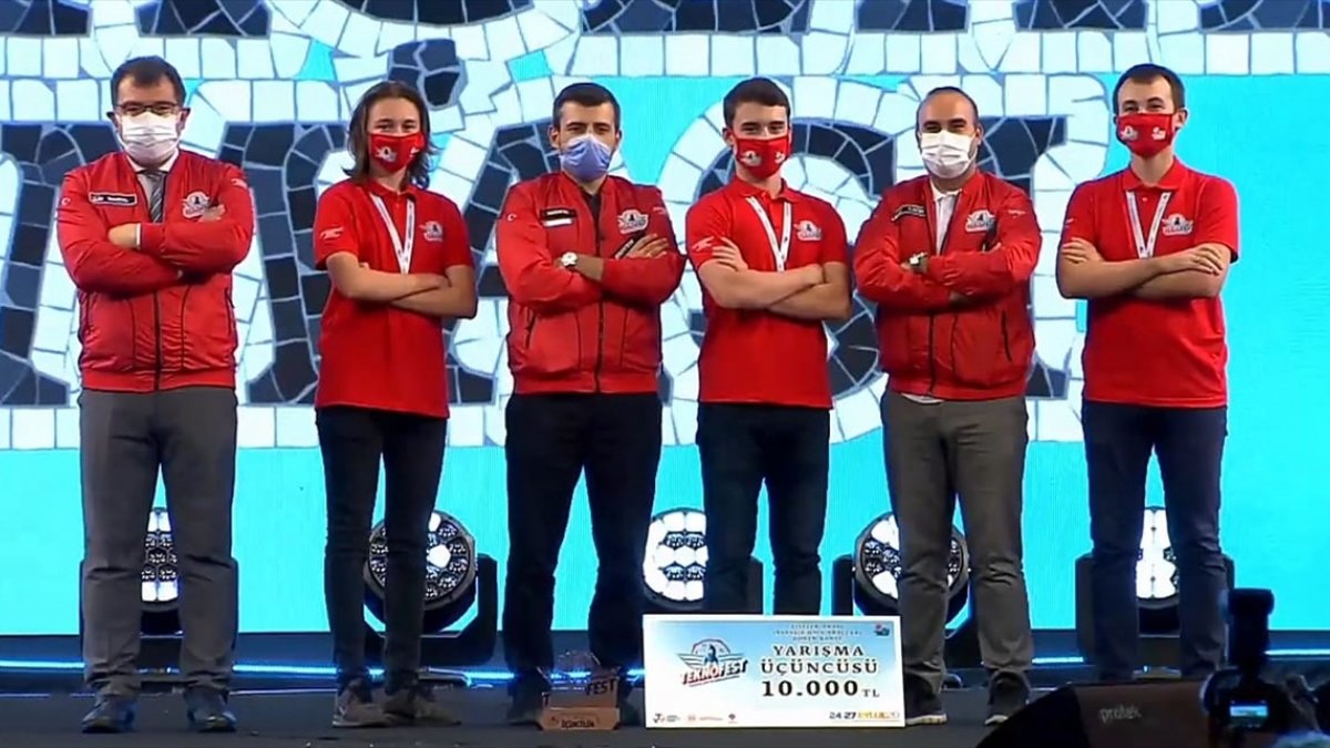 Uğur Okulları TEKNOFEST'ten ödülle döndü