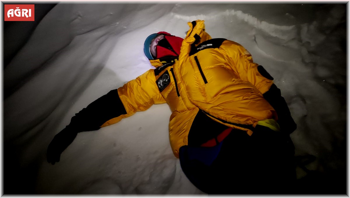 Ukraynalı turist Ağrı Dağı'nda ölümden döndü