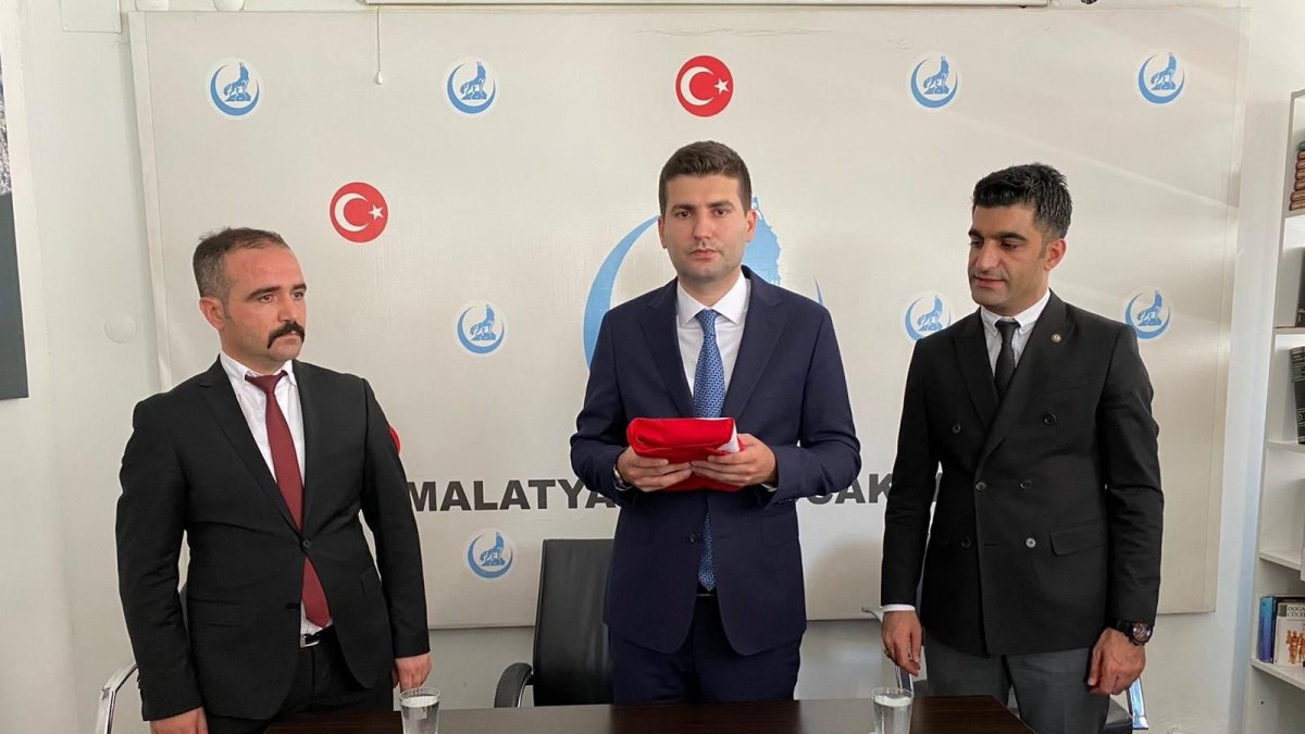 Ülkü Ocakları Malatya İl Başkanlığı'nda bayrak Şengönül'de