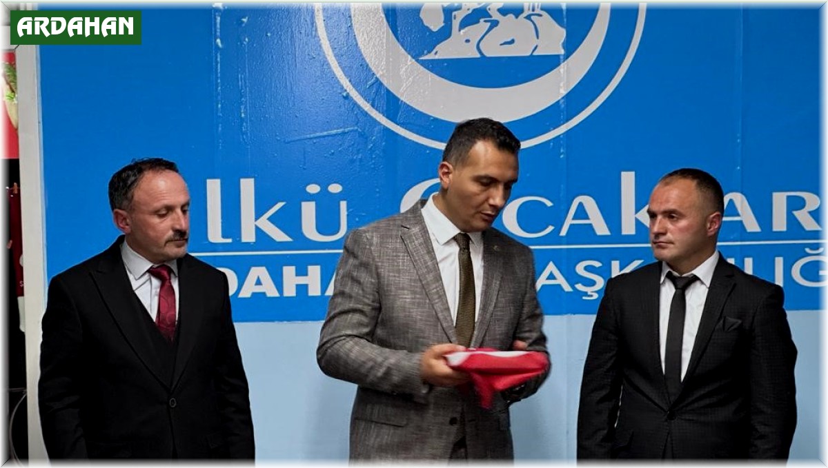 Ülkü ocaklarında devir teslim töreni