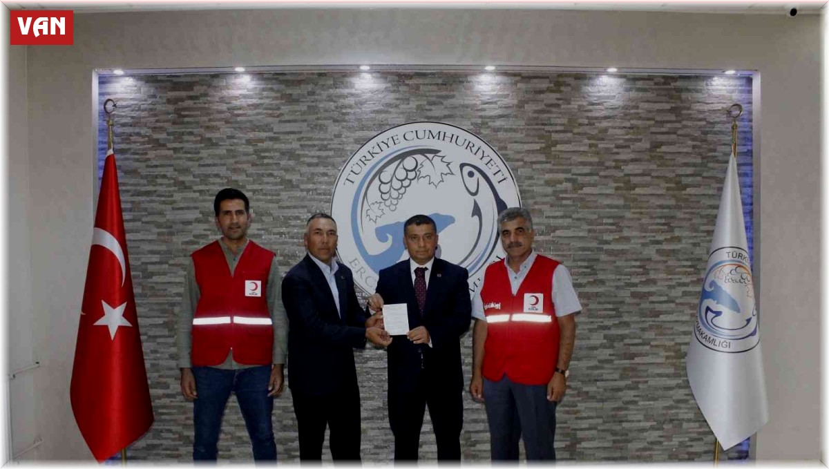 Ulupamir Mahallesi sakinlerinden Pakistan'a anlamlı bağış