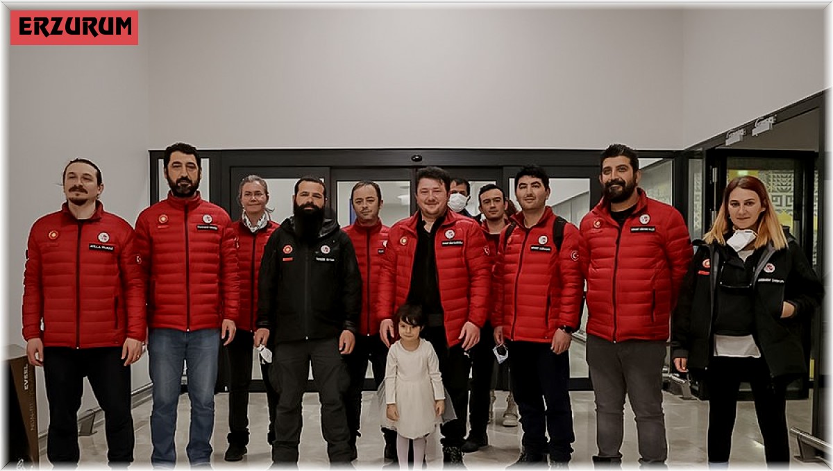 Ulusal Antarktika Bilim Seferine katılan ekip Türkiye'ye döndü
