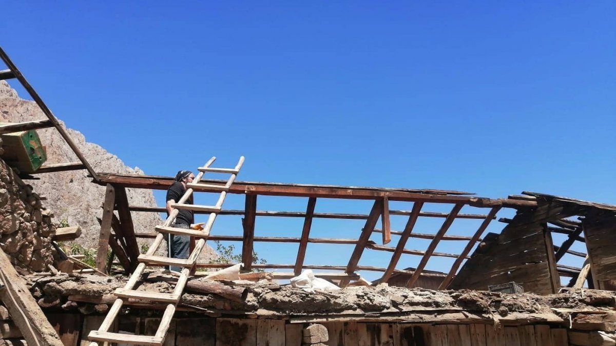 UNESCO Dünya Mirası Geçici Listesine giren Kemaliye'de sokak sağlıklaştırma ve restorasyon projeleri devam ediyor