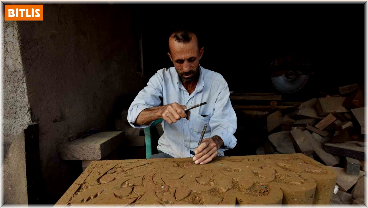 UNESCO Kültürel Miras Listesi'nde bulunan geleneksel Ahlat taş işçiliği yaşatılıyor
