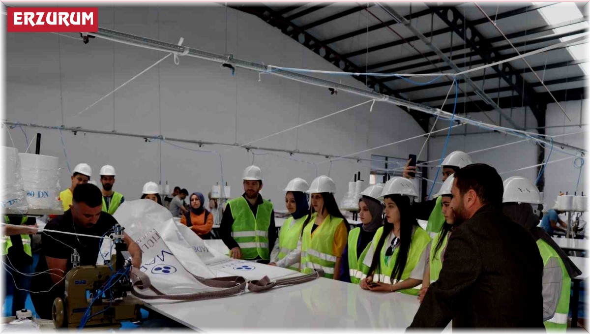 Üniversite öğrencileri çuval fabrikasında incelemelerde bulundular