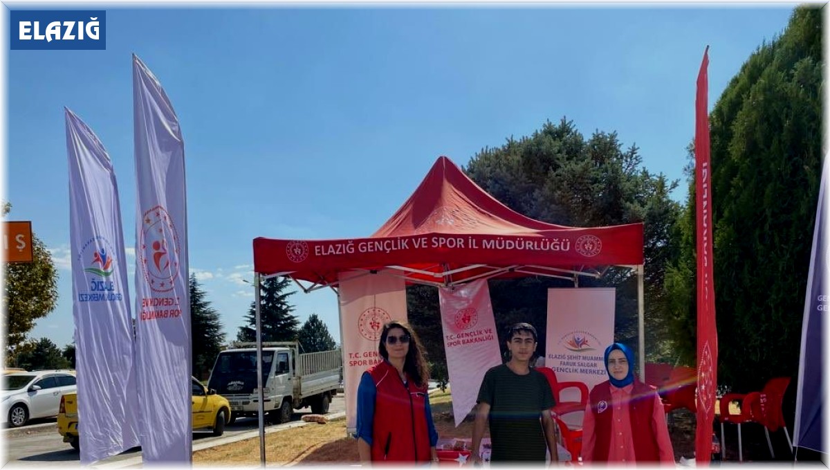 Üniversite öğrencileri, otogar ve havalimanında karşılandı