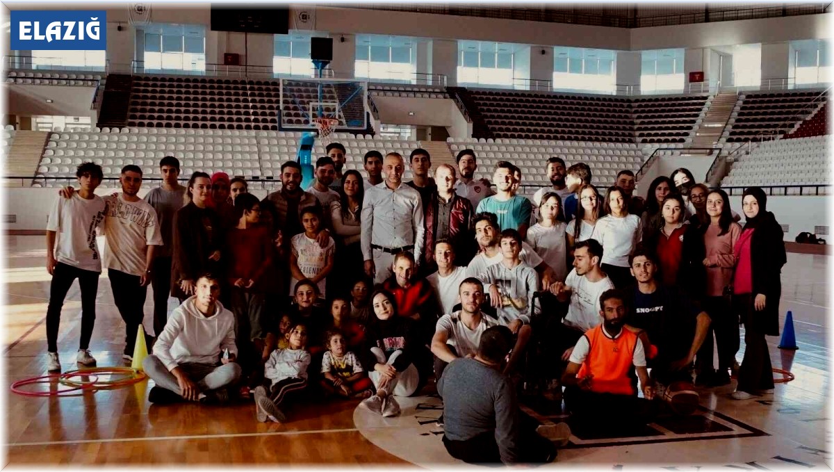 Üniversite öğrencileri özel gereksinimli çocuklarla bir araya geldi