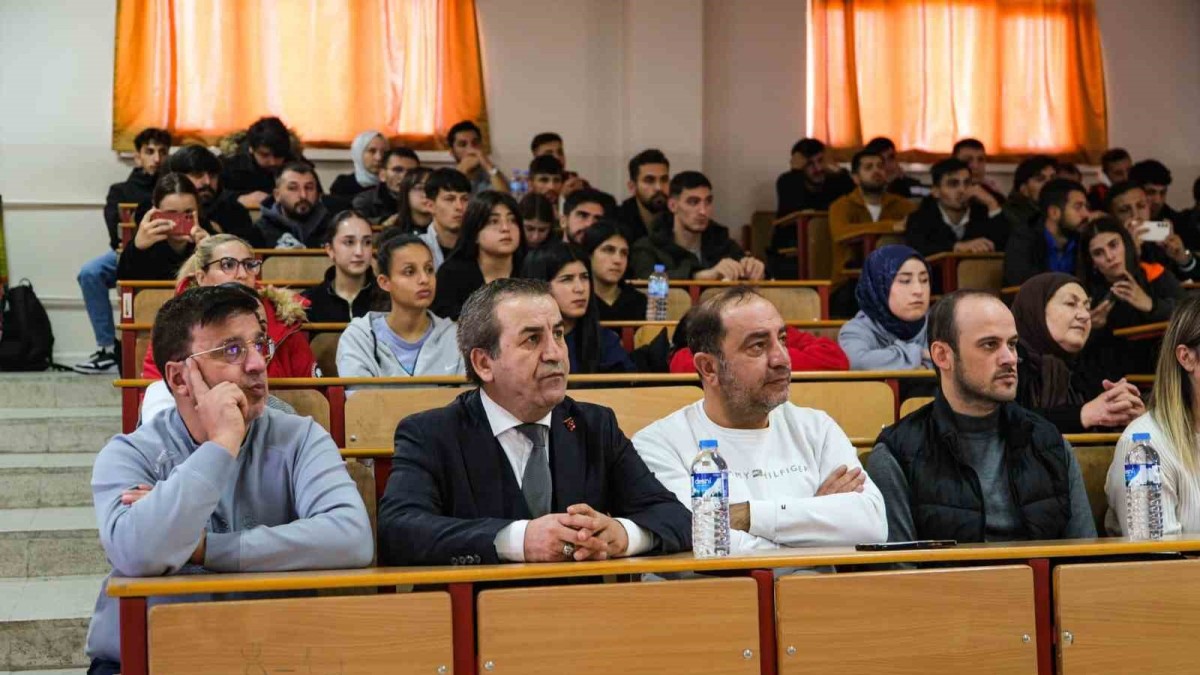 Üniversite öğrencilerine siber bilgilendirme