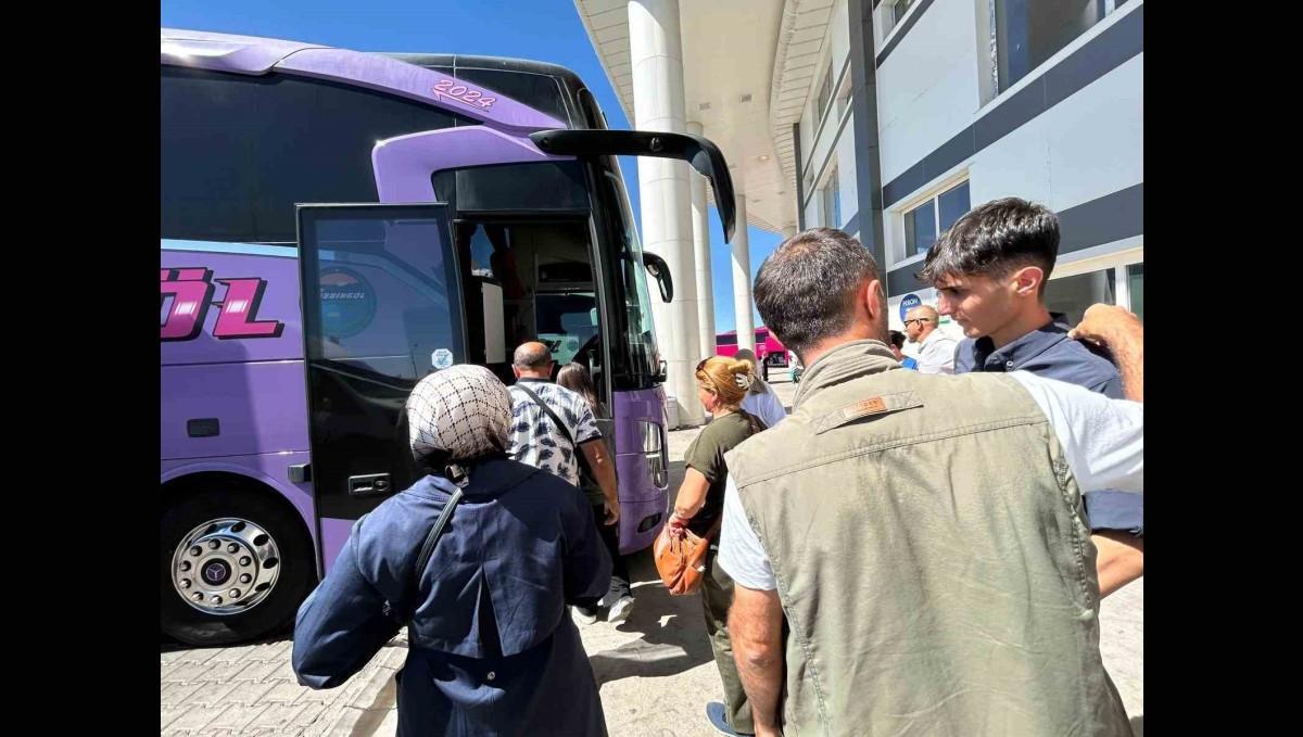 Üniversite sezonu açıldı, otogarlarda yoğunluk başladı