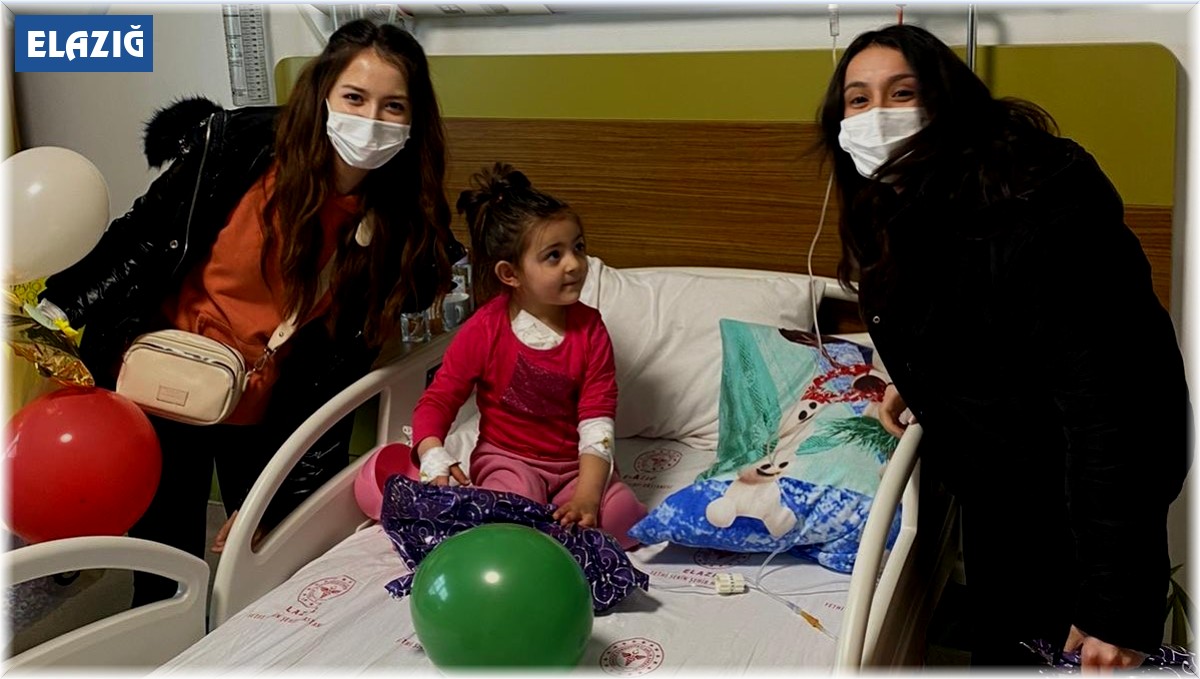 Üniversiteli gençlerden gönülleri ısıtan hareket