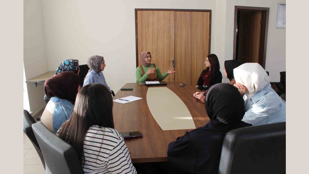 Üniversiteli gençlere empati atölyesi düzenlendi