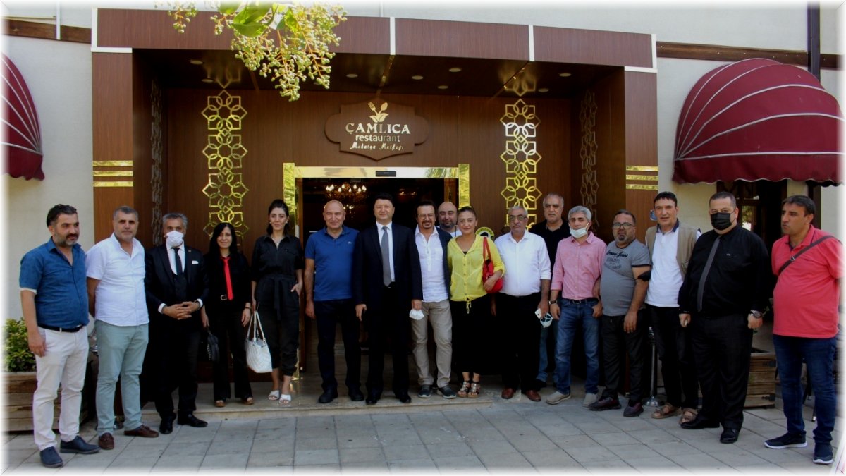 Ünlü Cerrah Gözde Sağlık Grubu ile anlaştı