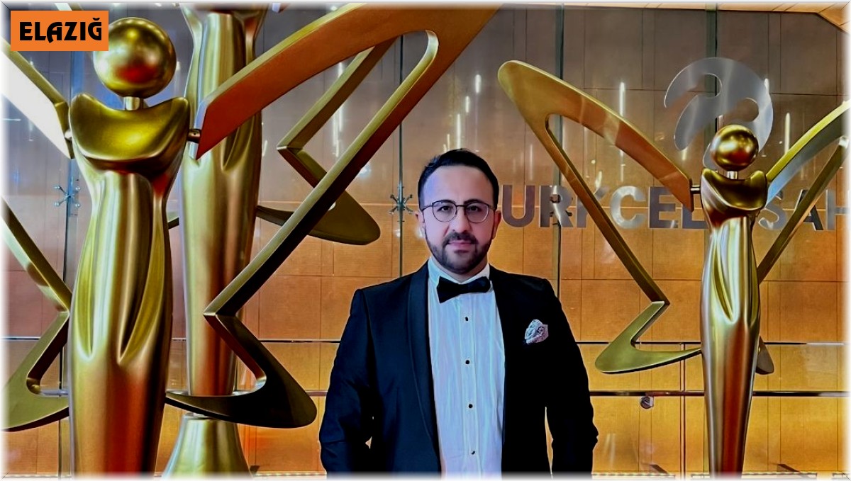 Ünlü tasarımcı Dalmış, Altın Kelebek ödül törenine katıldı