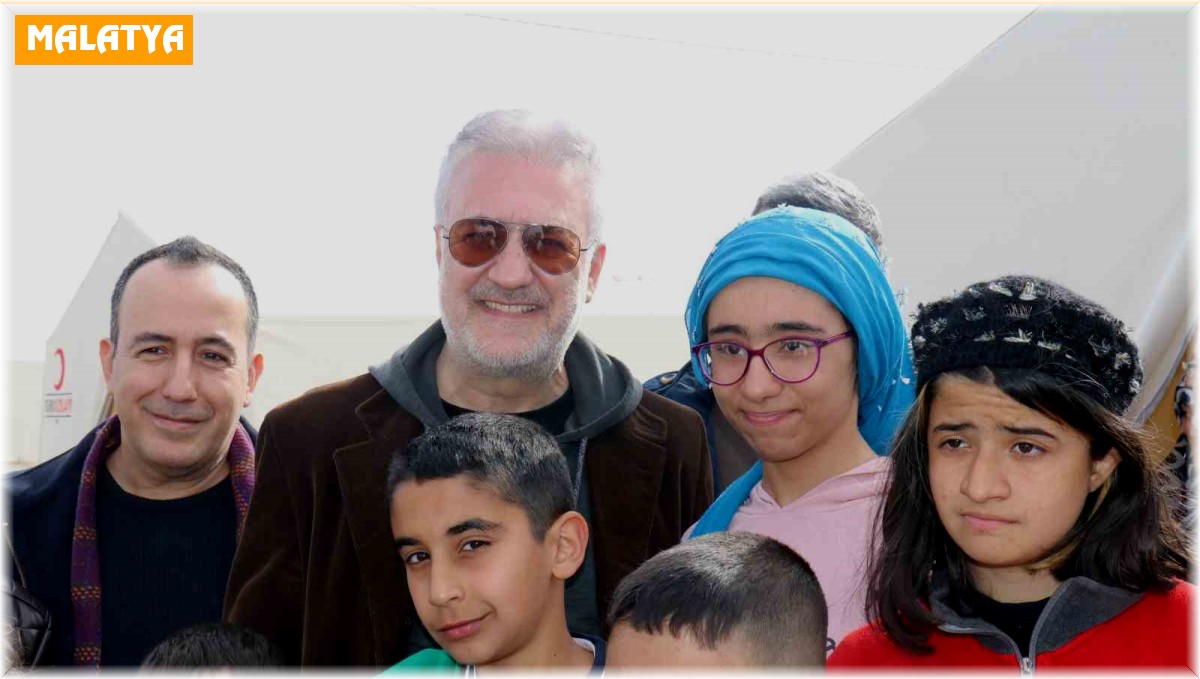 Ünlülerden depremzedelere moral