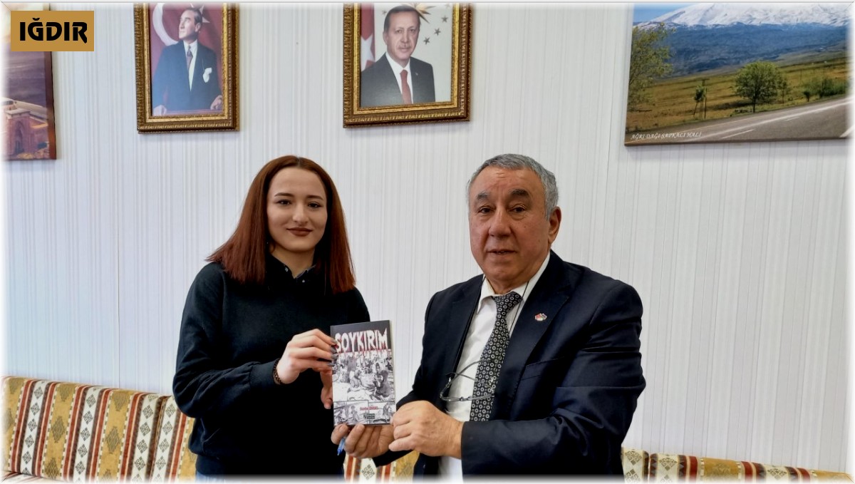 Ünsal, Iğdır Üniversitesi'nde okuyan Azerbaycanlı öğrencilerin sorunlarını dinledi