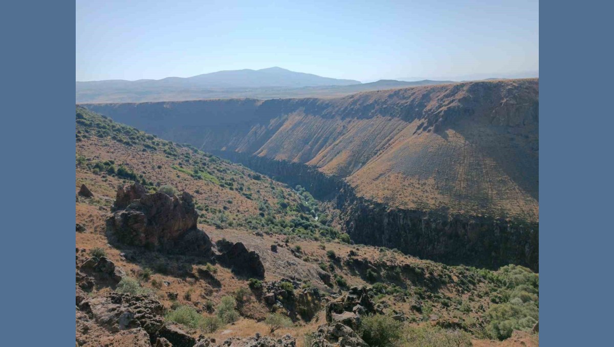 Usta fotoğrafçıdan hayran bıraktıran Erciş Deliçay kanyonu görüntüsü