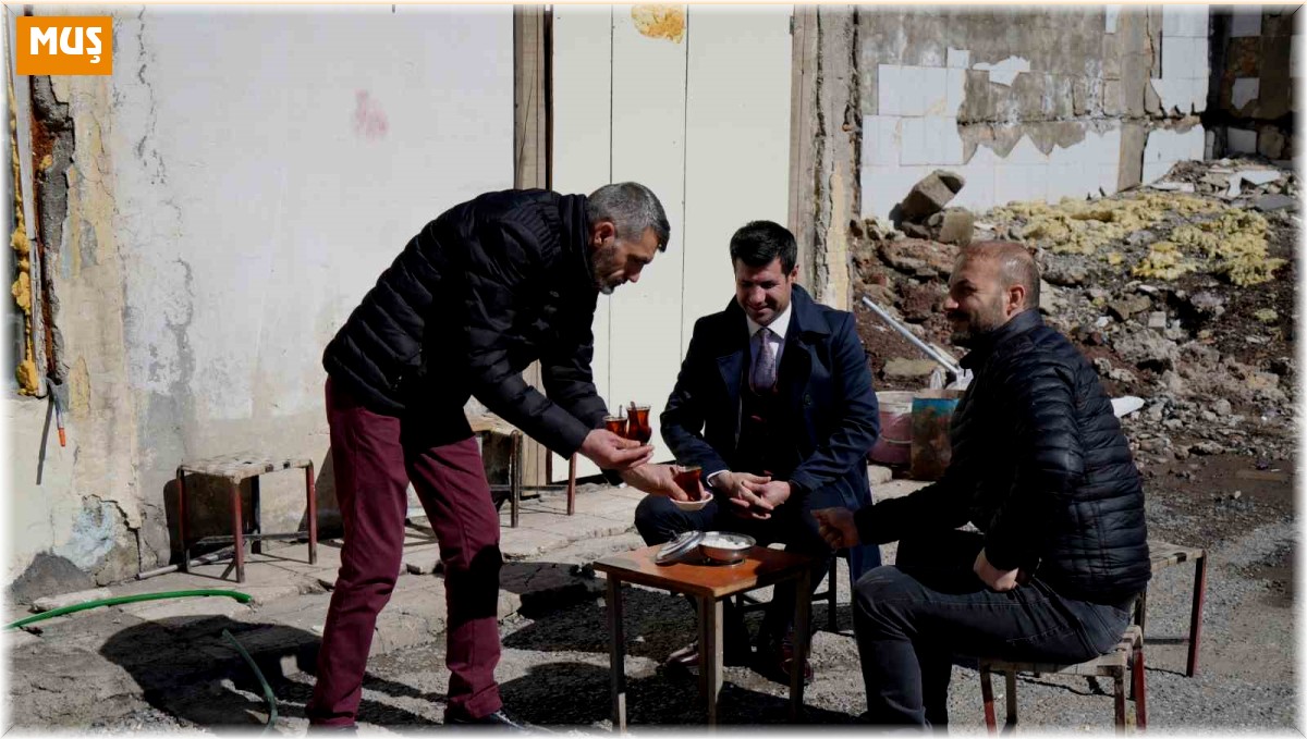 Uyuşturucu bağımlılığından kurtulup iş hayatına atılan babanın hikâyesi bağımlılara umut oluyor