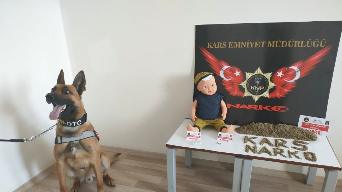Uyuşturucuyu oyuncak bebeğe gizlediler
