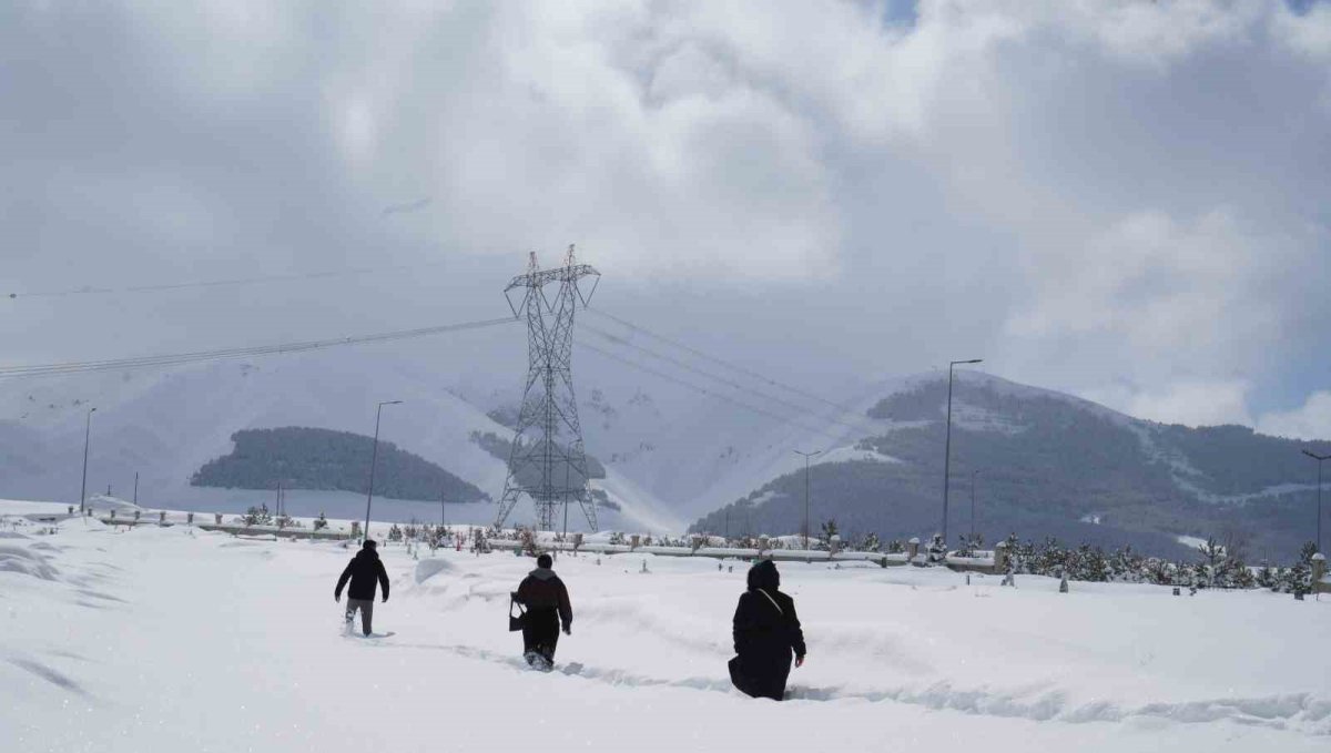 Uzmanlardan çığ, buzlanma ve don uyarısı