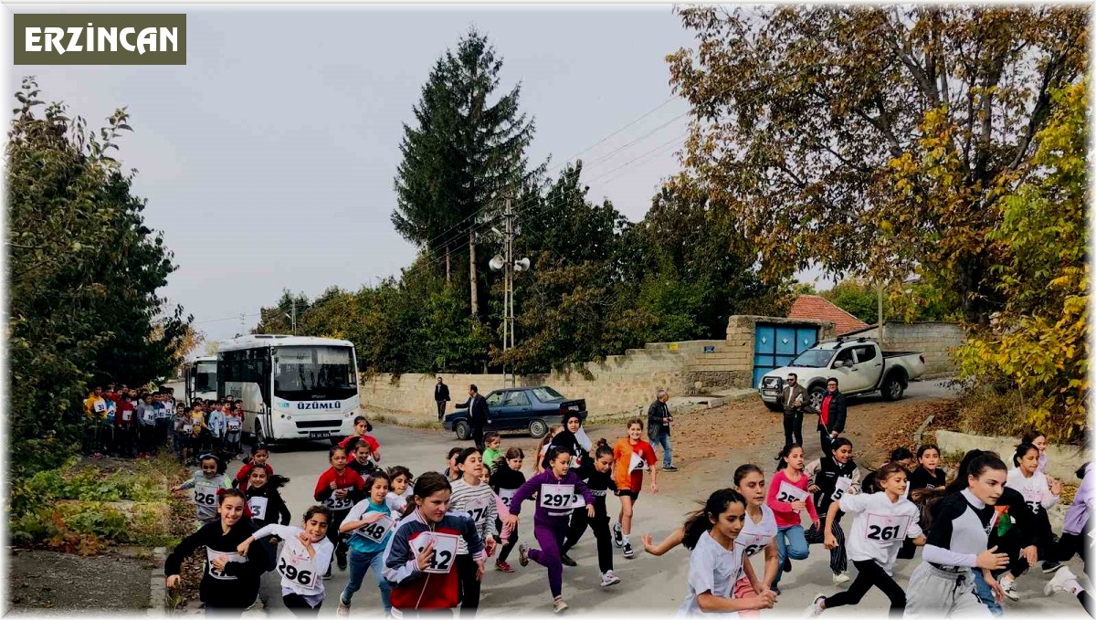 Üzümlü'de Cumhuriyet Koşusu düzenlendi