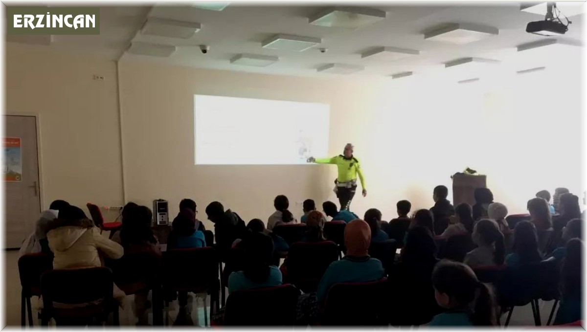 Üzümlü'de öğrencilere trafik eğitimi verildi