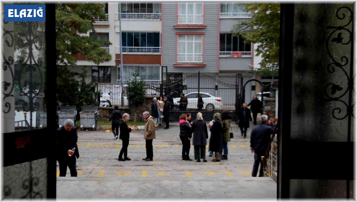 Uzun yıllar sonra sınava giren öğretmenlerden öğrencilere uyarı