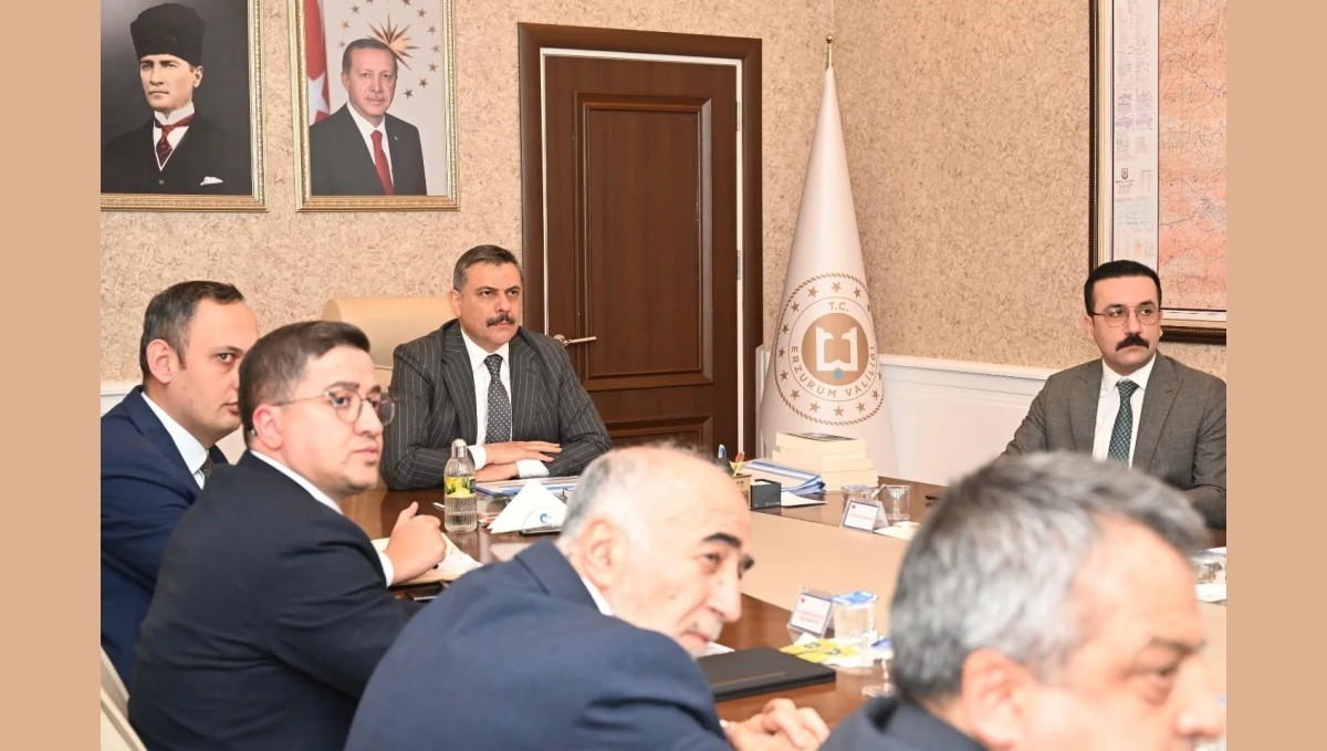 Uzundere'deki heyelan masaya yatırıldı