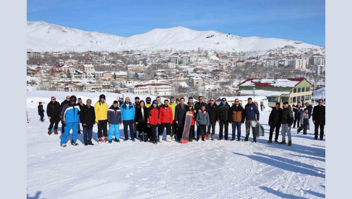 Vali Ahmet Karakaya, kayak il birinciliği müsabakalarında sporcularla buluştu