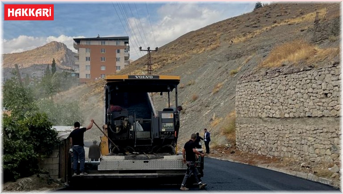 Vali Akbıyık: "2022 yılı içerisinde 25 kilometre asfalt yaptık"