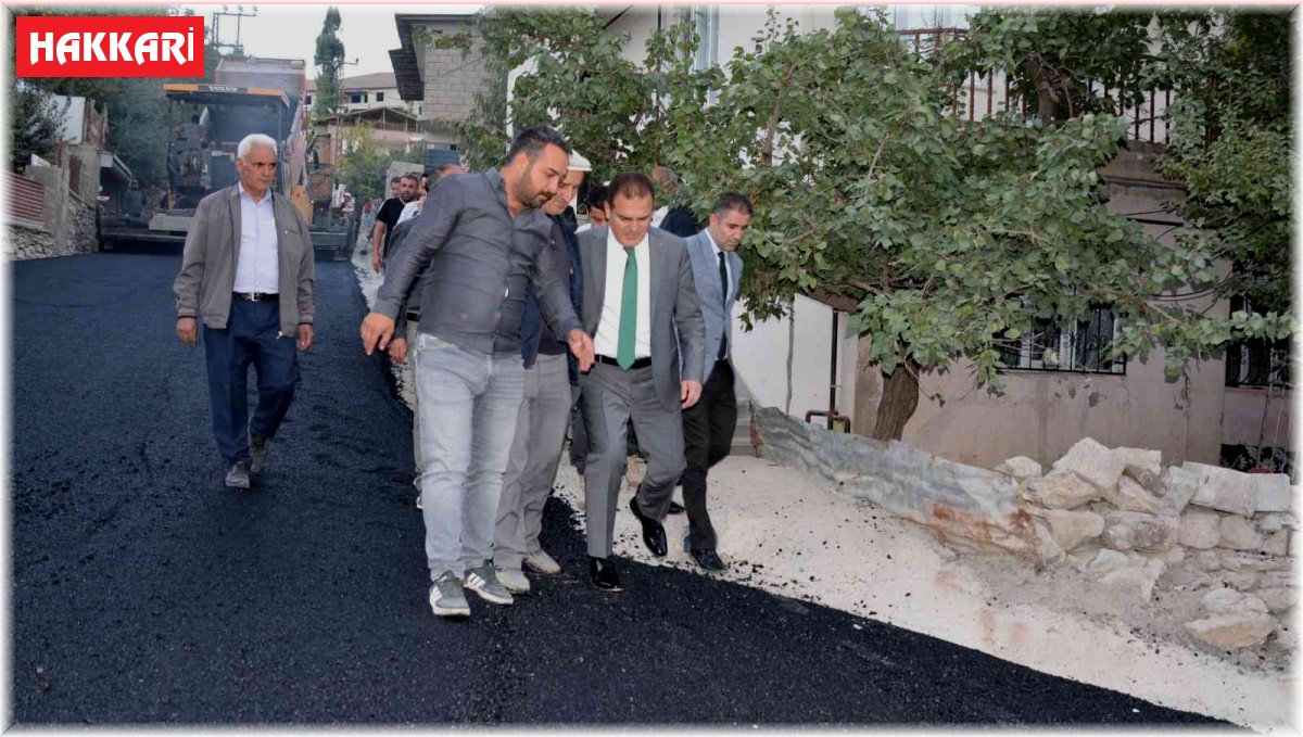 Vali Akbıyık, asfalt çalışmalarını yerinde denetledi