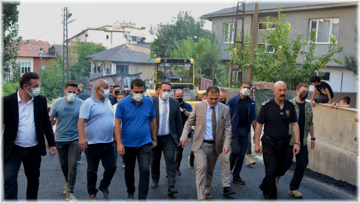 Vali Akbıyık, asfalt çalışmalarını yerinde denetledi