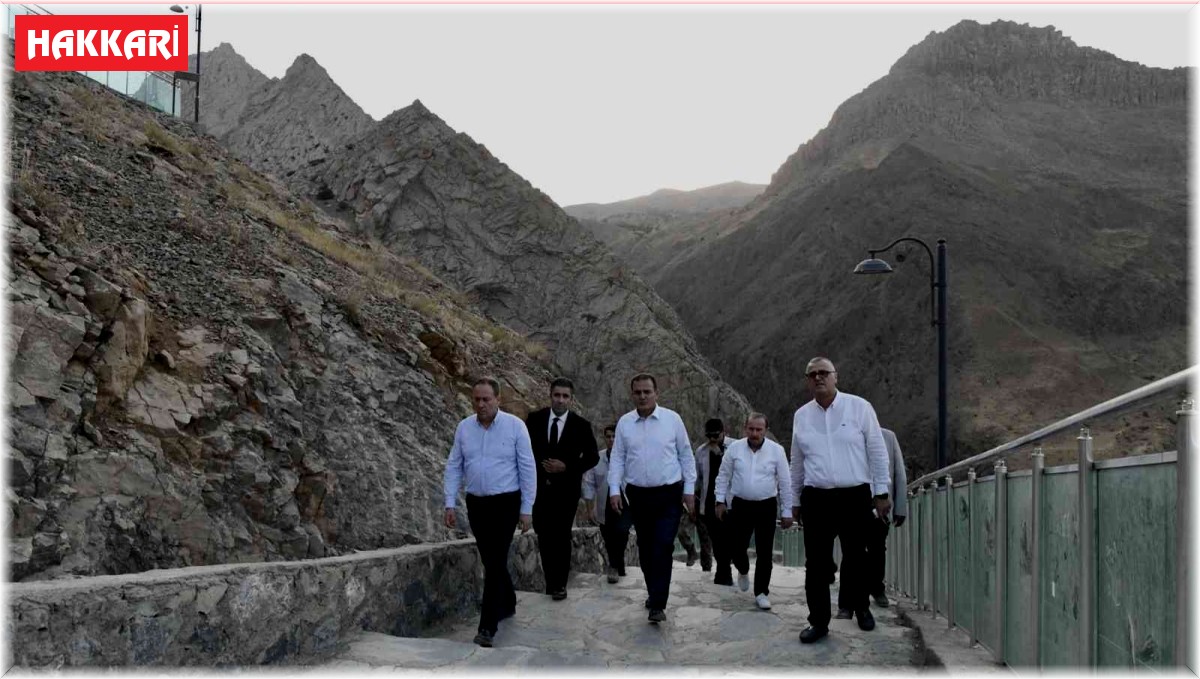 Vali Akbıyık, çalışmaları yerinde inceledi