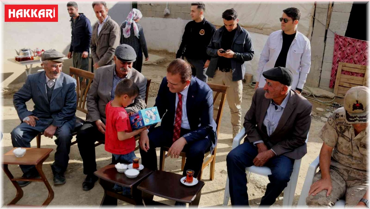 Vali Akbıyık Çaltıkoru köyünü ziyaret etti