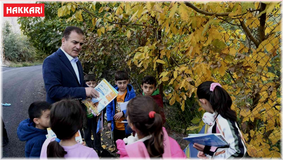 Vali Akbıyık, çocuklara okumanın önemini anlattı