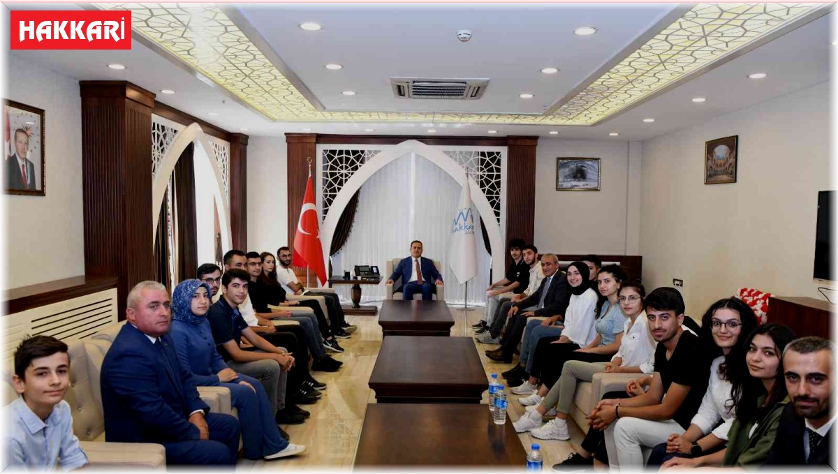 Vali Akbıyık: "Hakkari eğitimde kendi hikayesini yazmaya başladı"