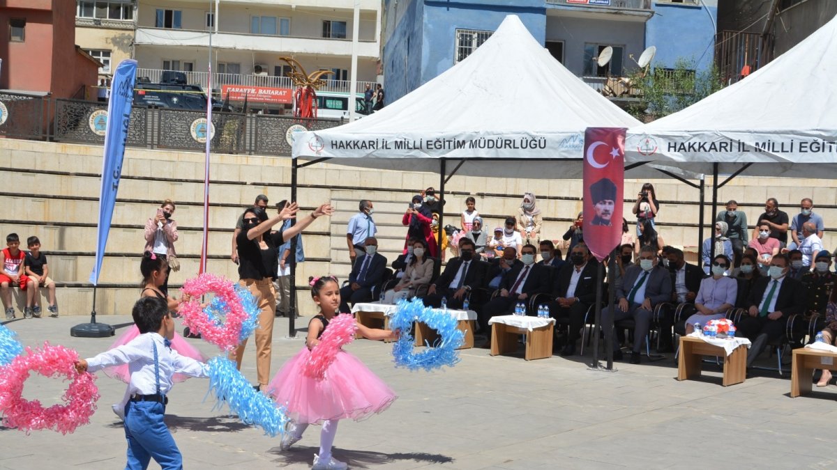 Vali Akbıyık: "Hakkari tarihinin en yüksek yatırımlarını alıyor"