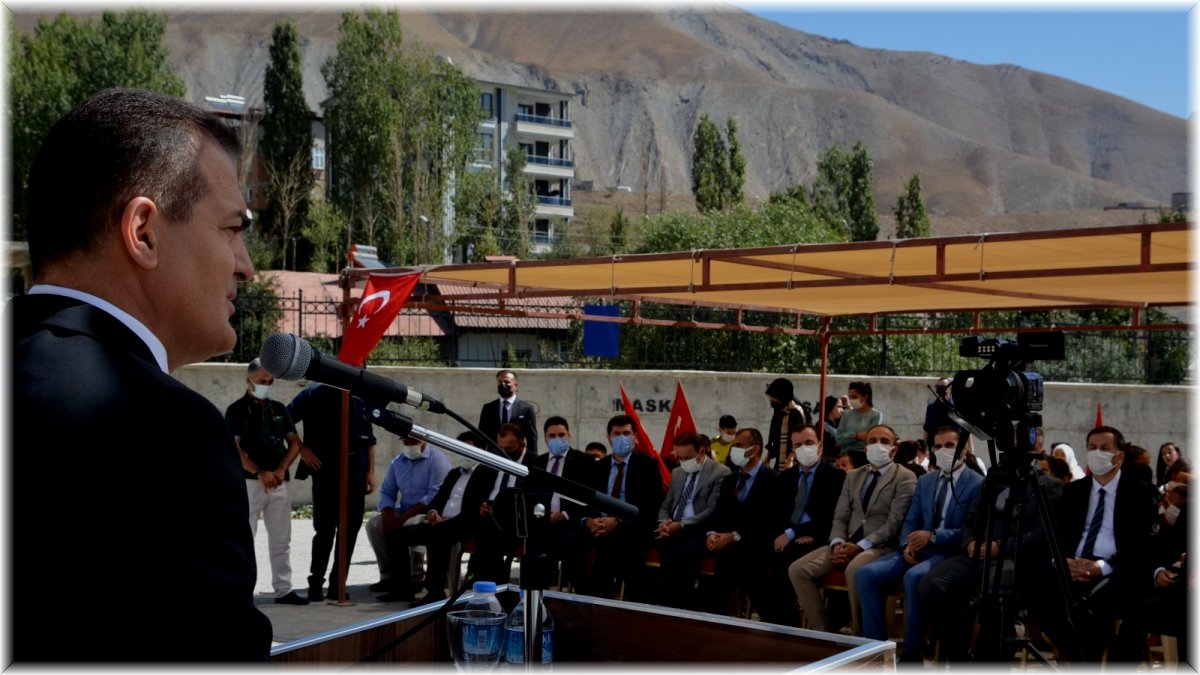 Vali Akbıyık, “Hakkari’ye tarihi yatırım yapıldı”