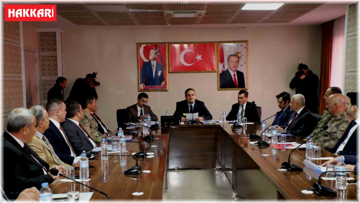 Vali Akbıyık: "Kimse Hakkari halkını paniğe sevk etmesin"