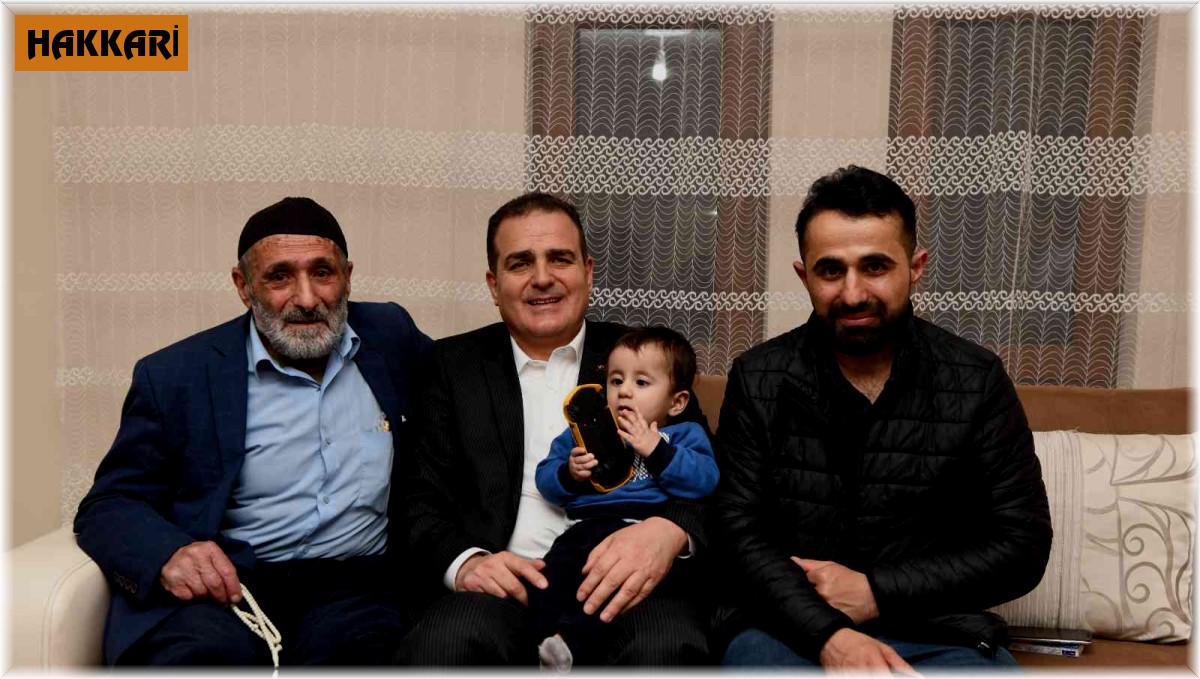 Vali Akbıyık, şehit ailesinin evinde iftarını açtı