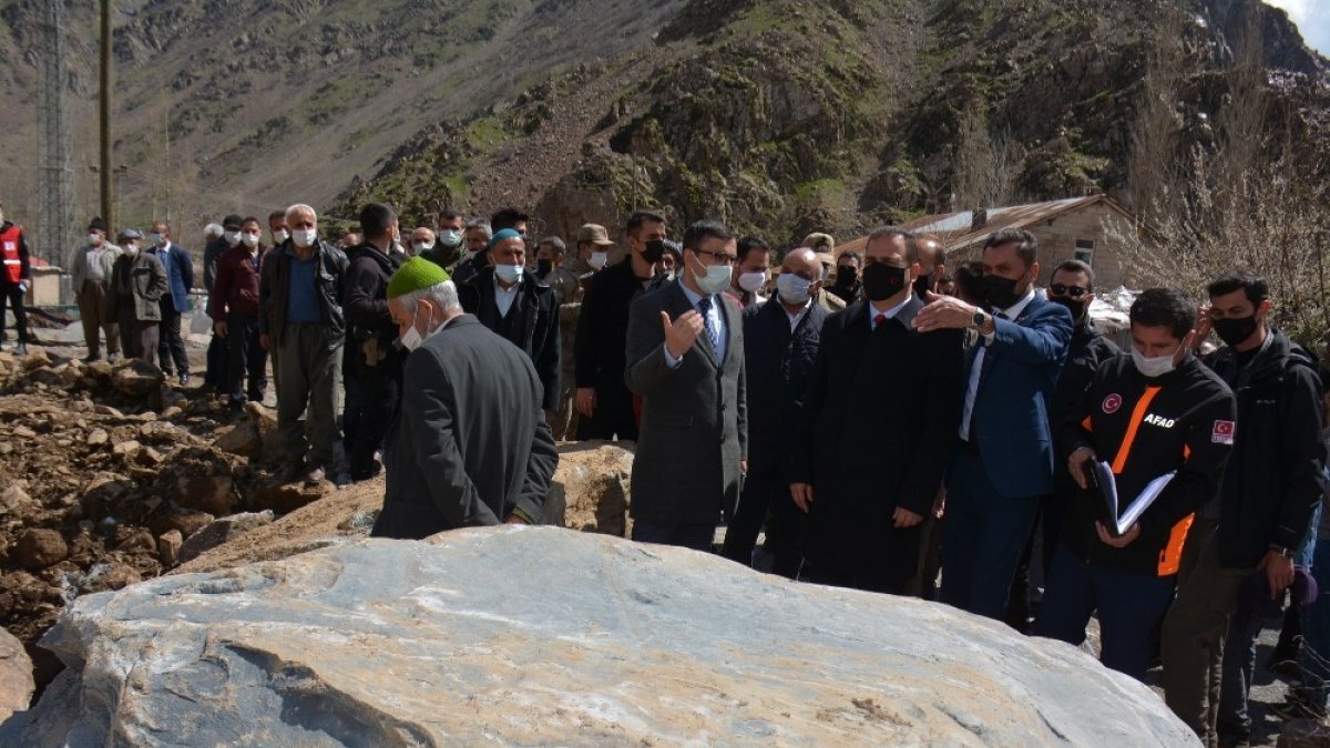 Vali Akbıyık sel bölgesinde incelemelerde bulundu