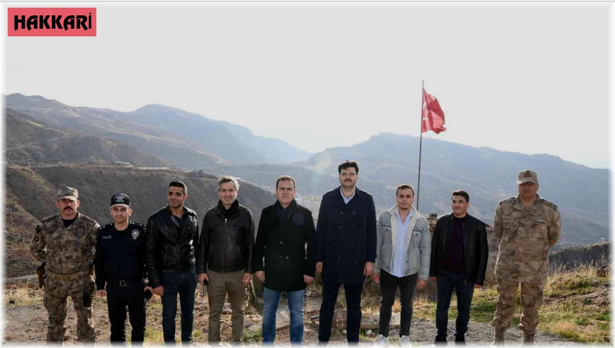 Vali Akbıyık, sınırda ziyaretlerde bulundu