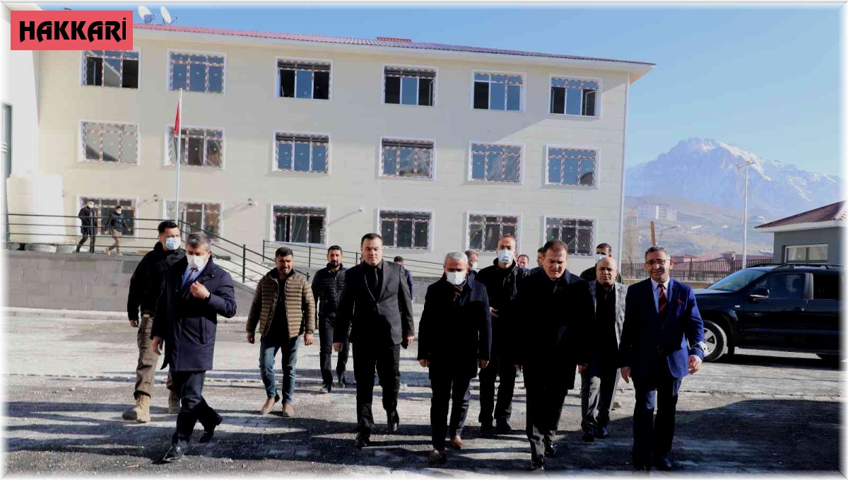 Vali Akbıyık'tan sanayi sitesi esnafına ziyaret