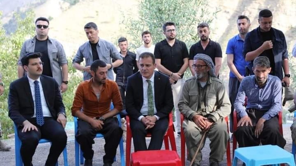 Vali Akbıyık'tan şehit korucuların ailelerine taziye ziyareti