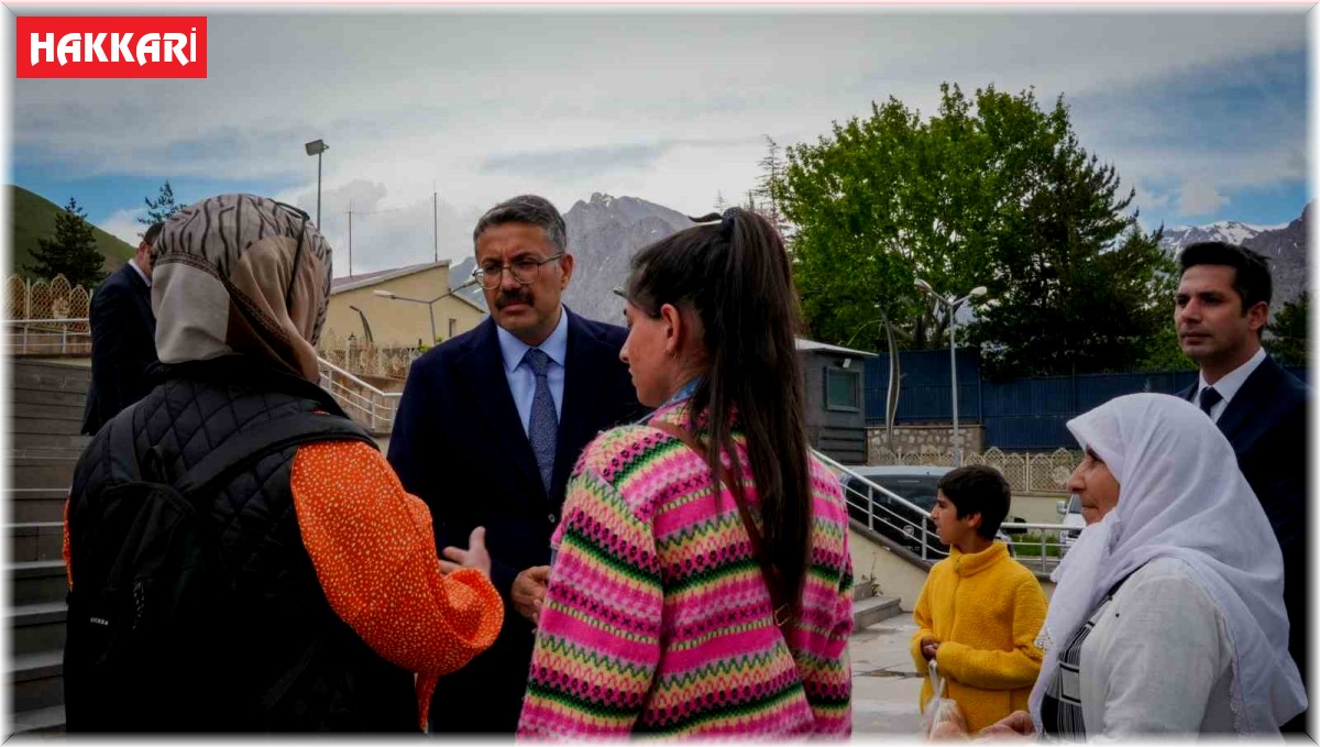 Vali Ali Çelik, vatandaşların sorunlarını dinledi
