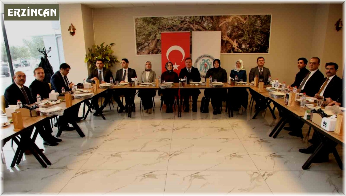 Vali Aydoğdu, 10 Ocak İdareciler Günü'nü kutladı