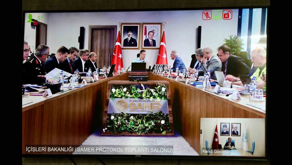 Vali Aydoğdu Bakan Yerlikaya başkanlığındaki toplantıya katıldı