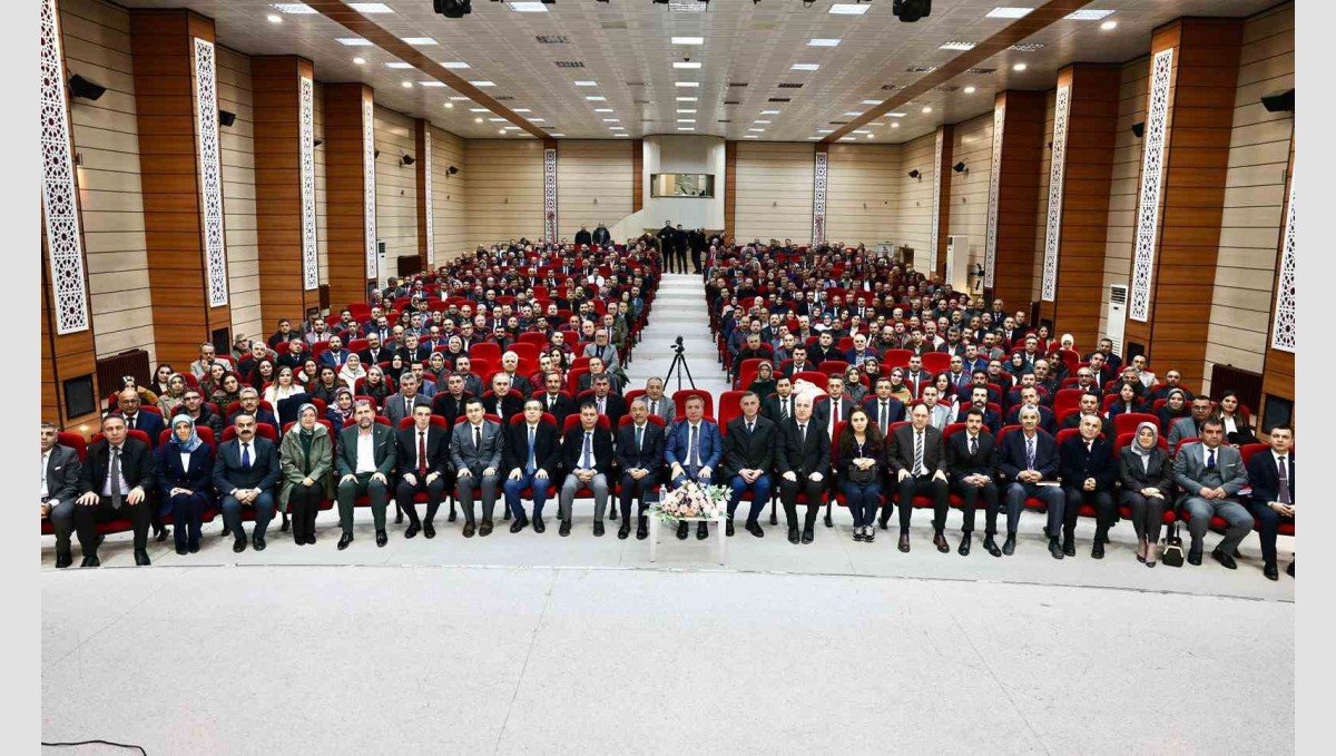 Vali Aydoğdu: "Bilgi her yerden öğrenilir, irfan rehberlikle kazanılır"