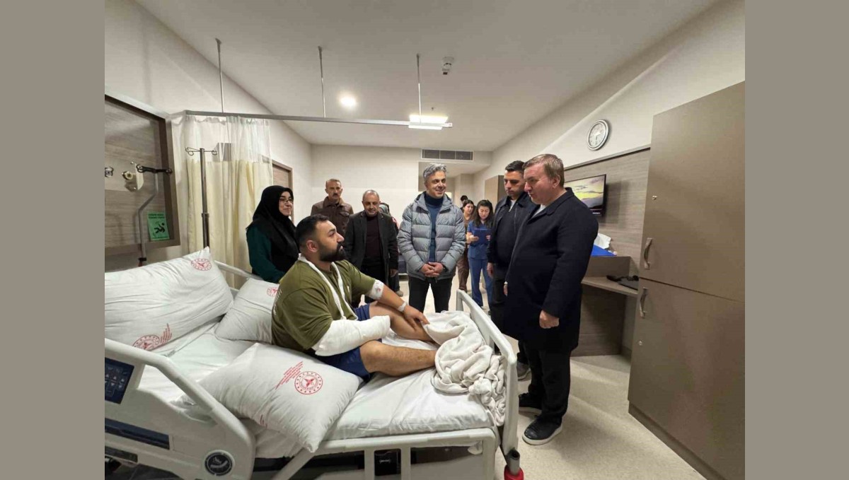 Vali Aydoğdu'dan hastalara moral ziyareti