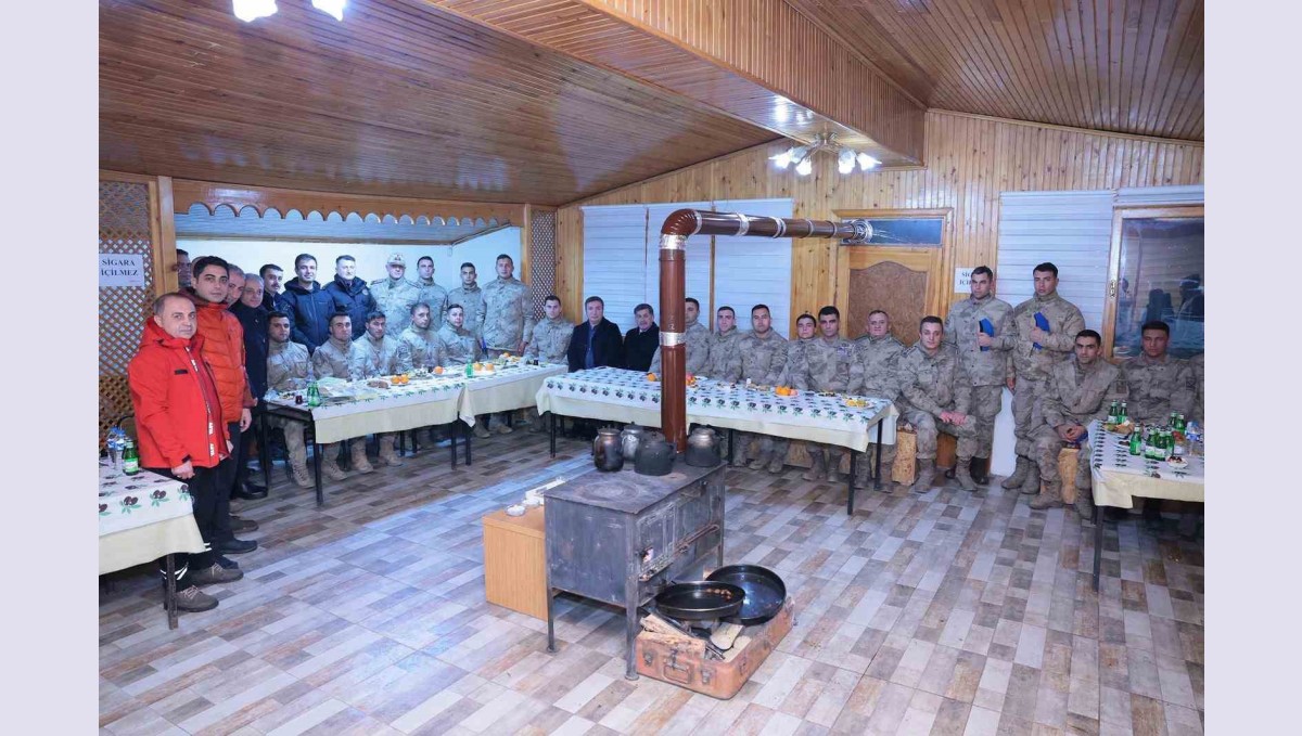 Vali Aydoğdu'dan Jandarma Komando Asayiş Bölüğü'ne yeni yıl ziyareti